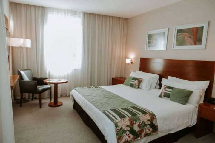Room 5 of 65