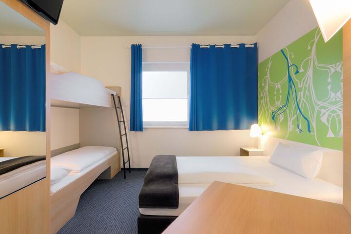 Room 6 of 26