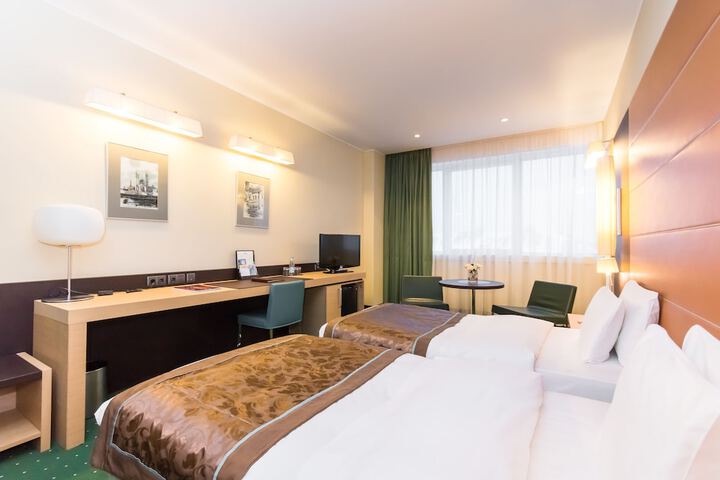 Room 4 of 35