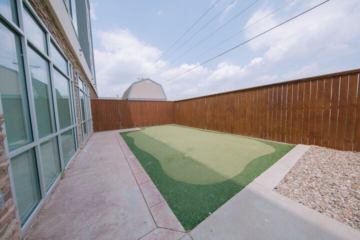 Mini-golf