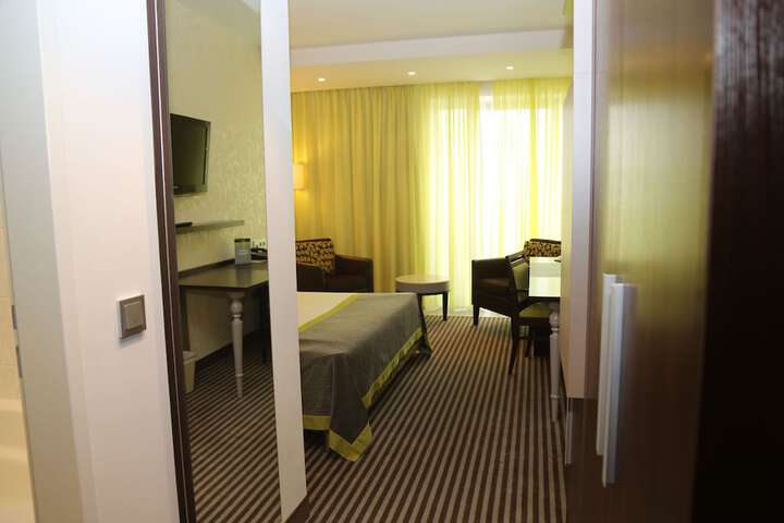 Room 25 of 72