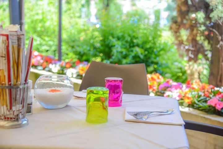 Dining 67 of 107