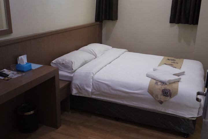Room 9 of 23
