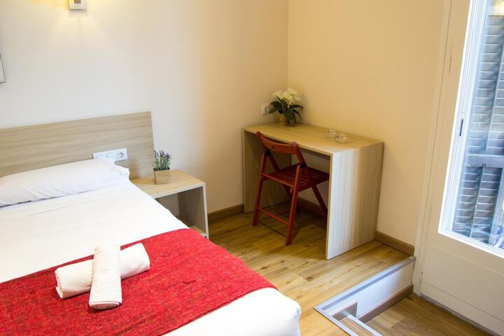 Room 27 of 42