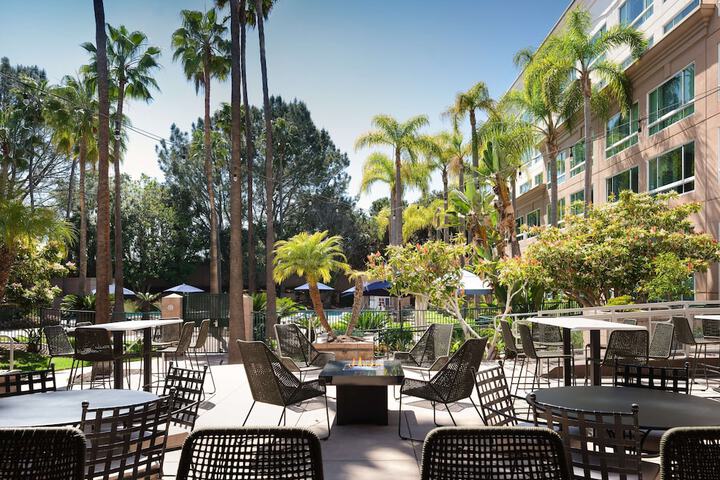 Hotel Exterior 57 of 65