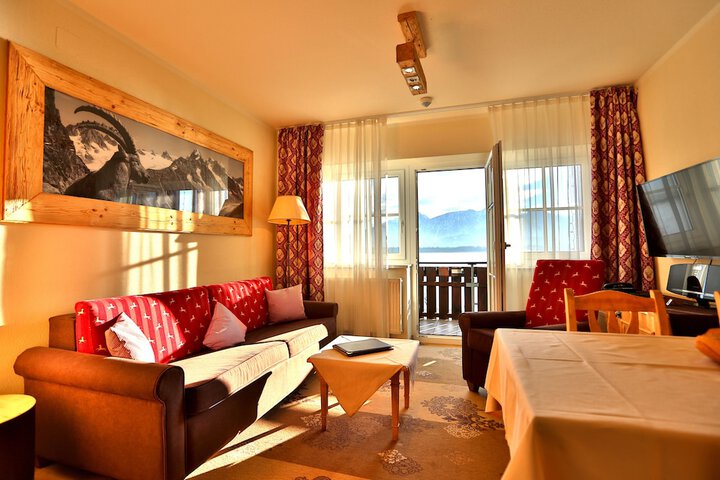 Room 7 of 28