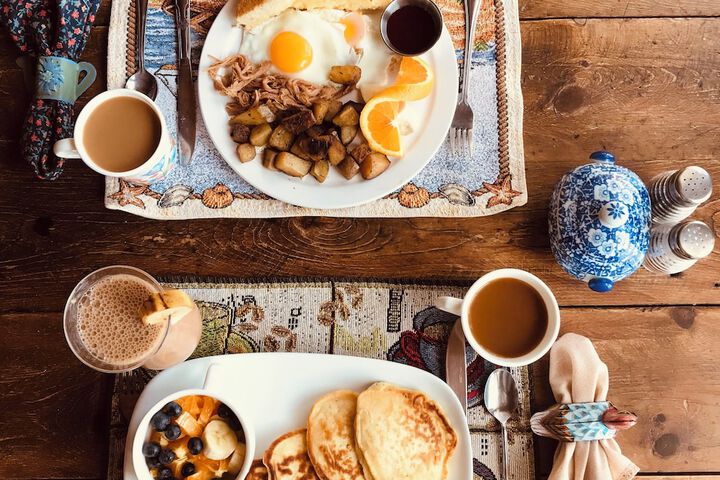 Breakfast/Coffee Service 7 of 12