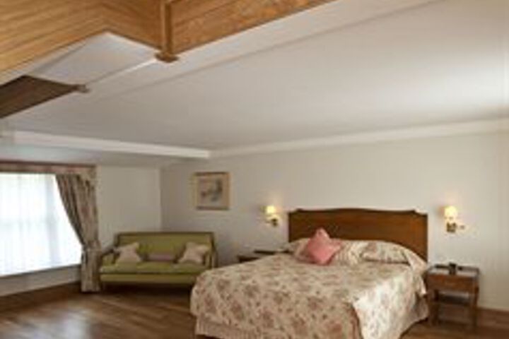 Room 8 of 23