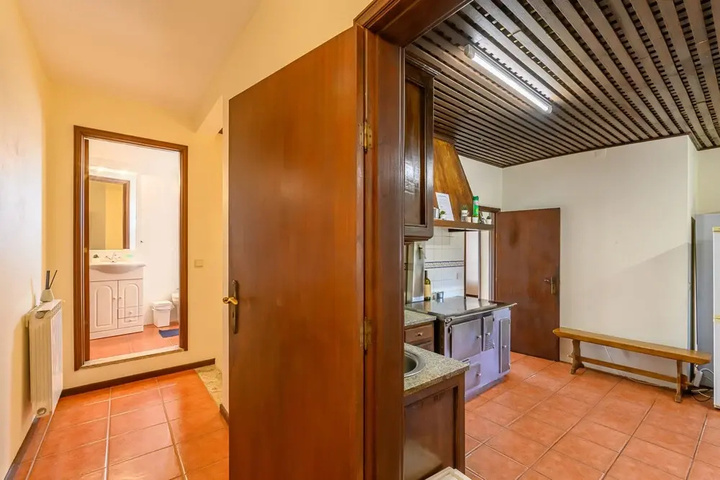 Room 3 of 20