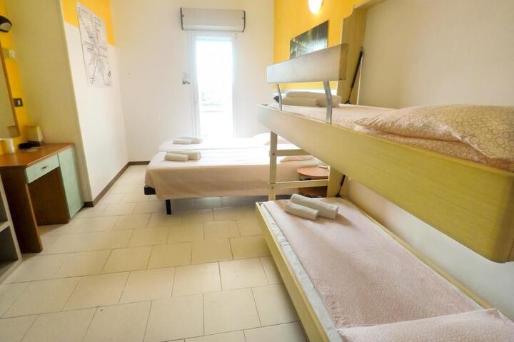 Room 7 of 31