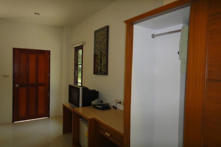 Room 16 of 31