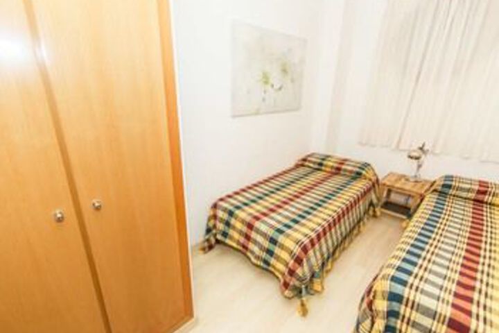 Room 6 of 15