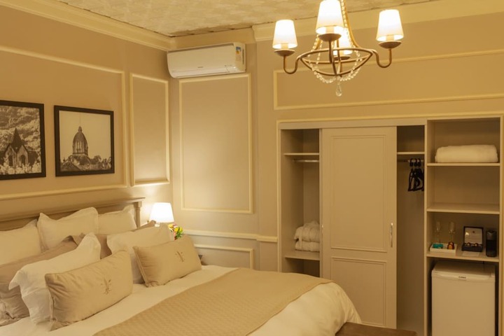 Room 9 of 110