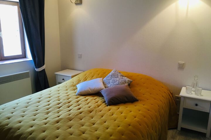 Room 6 of 53