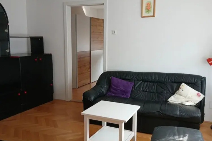 Room 2 of 6