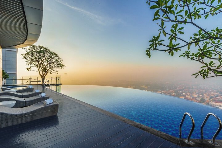 Pools & Facilities