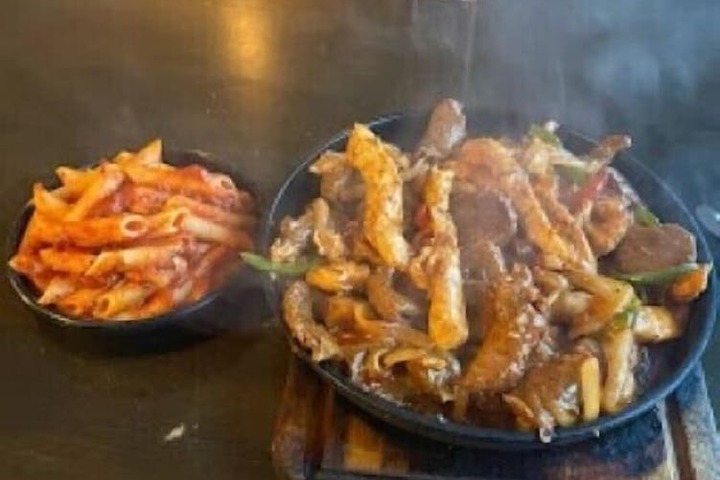 Dining 7 of 14