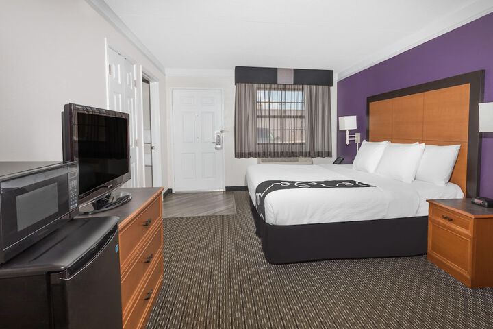 Room 7 of 19