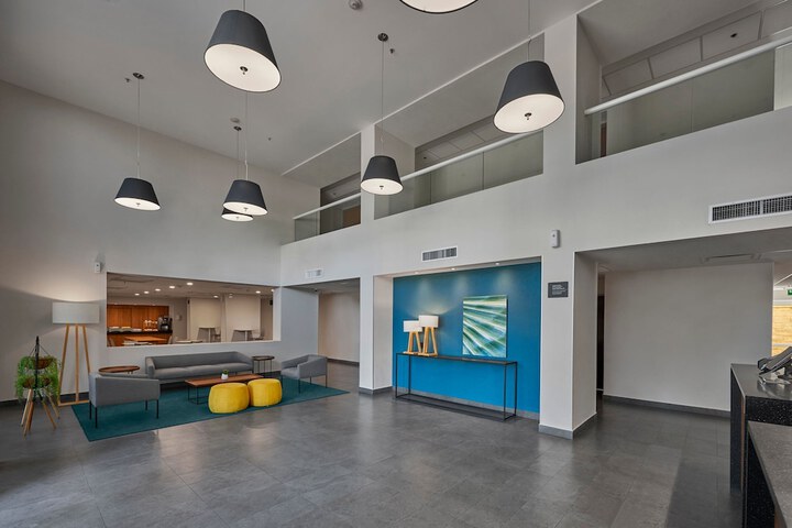 Entrance & Lobby