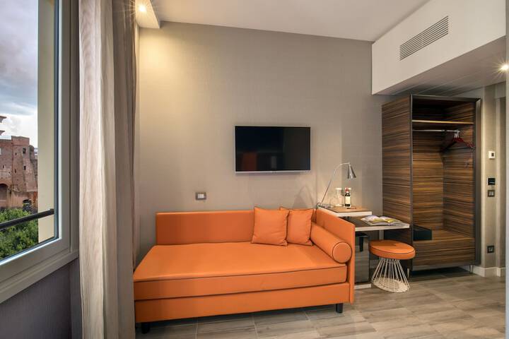Room 12 of 43
