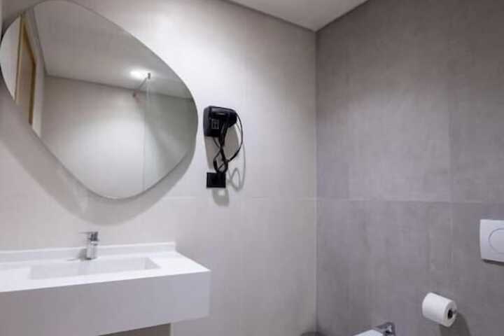 Room 36 of 65