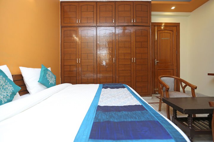 Room 11 of 20