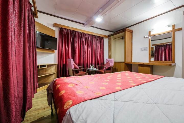 Room 5 of 13