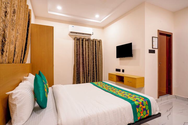 Room 5 of 32