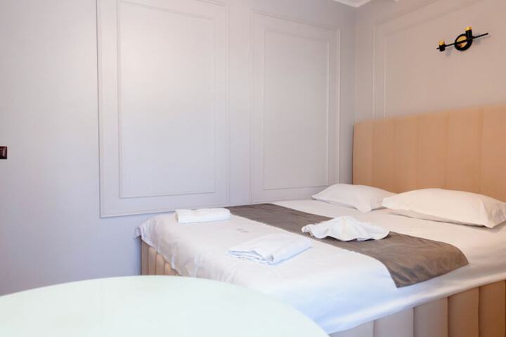 Room 6 of 29