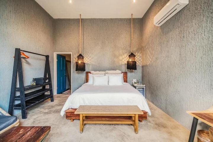 Room 27 of 179