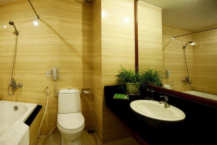 Room 15 of 34
