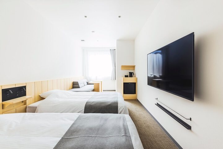 Room 27 of 132