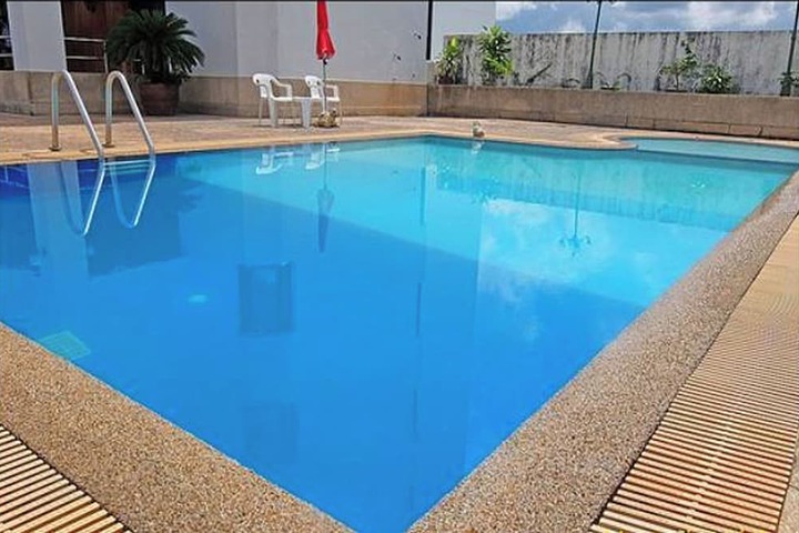 Pool 51 of 79