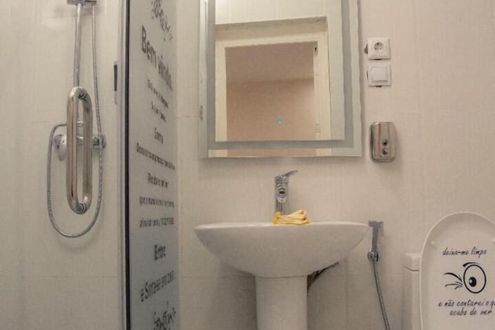 Room 15 of 25