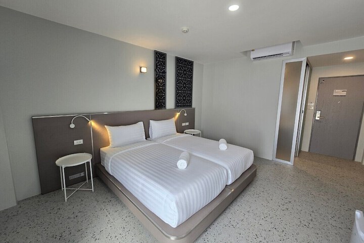 Room 16 of 85