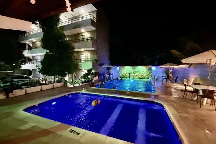 Pool 8 of 15