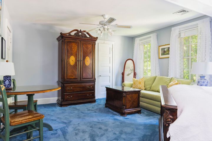 Room 21 of 46