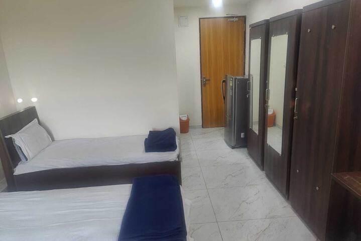 Room 2 of 7