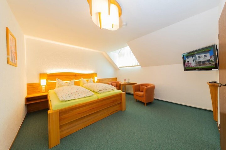 Room 10 of 42