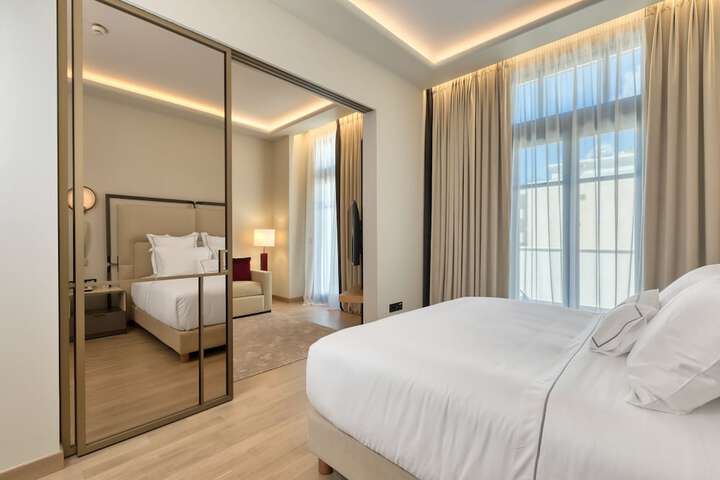 Room 13 of 115