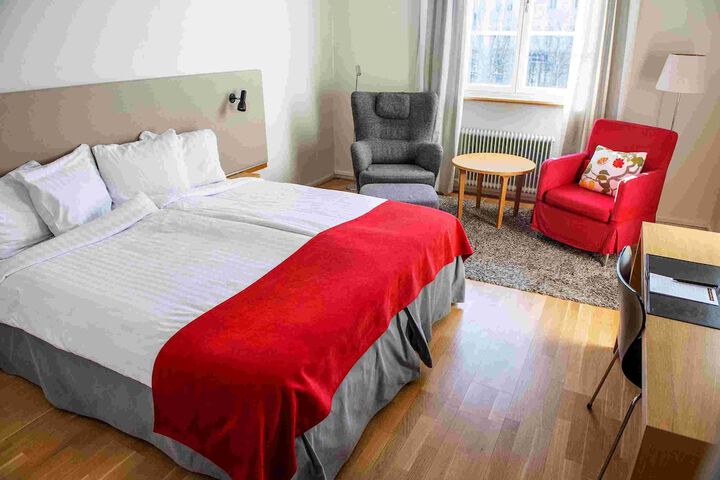 Room 25 of 84