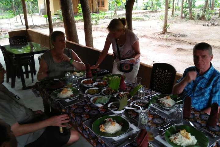 Dining 12 of 21