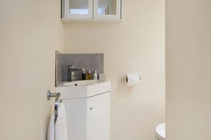 Room 3 of 21