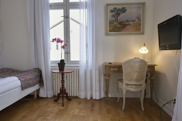 Room 12 of 72
