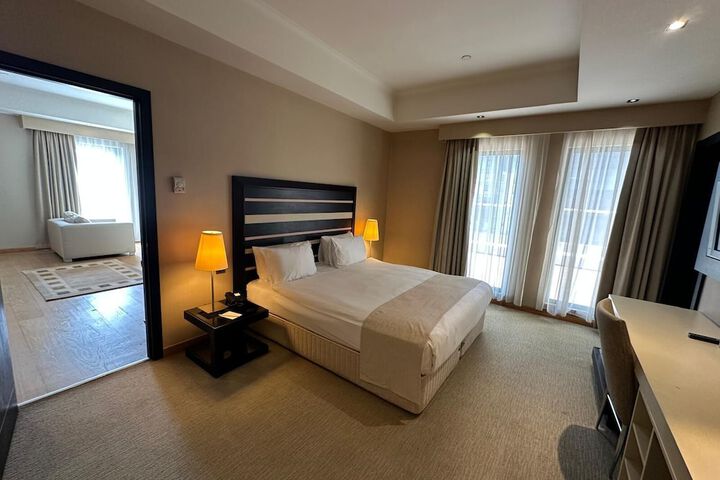 Room 37 of 92