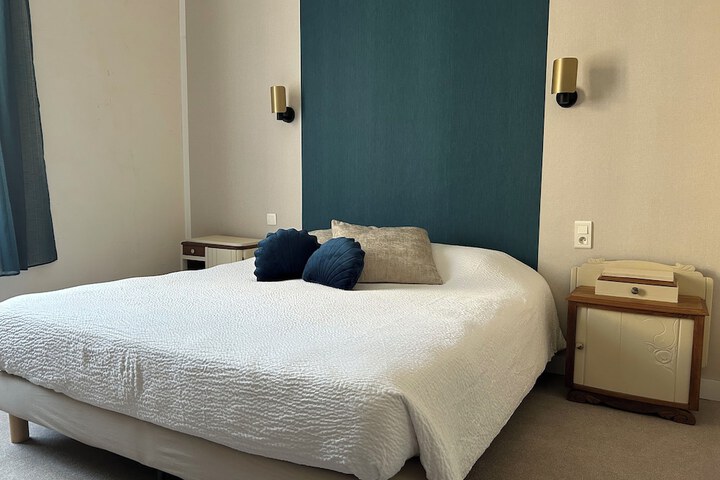 Room 9 of 98