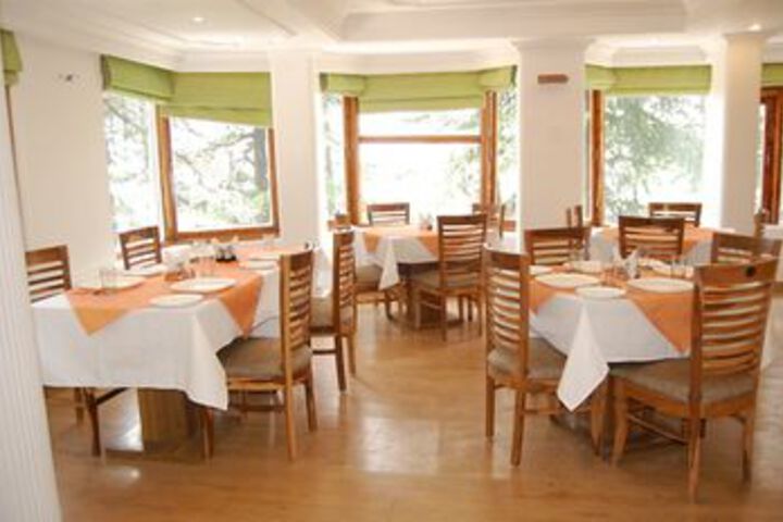 Dining 22 of 25