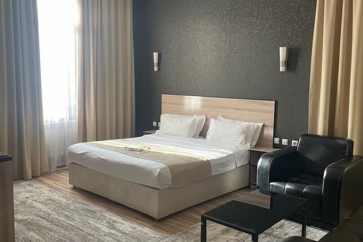 Room 17 of 44