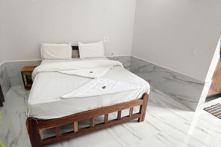 Room 19 of 25