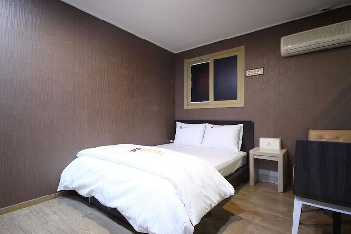 Room 18 of 59